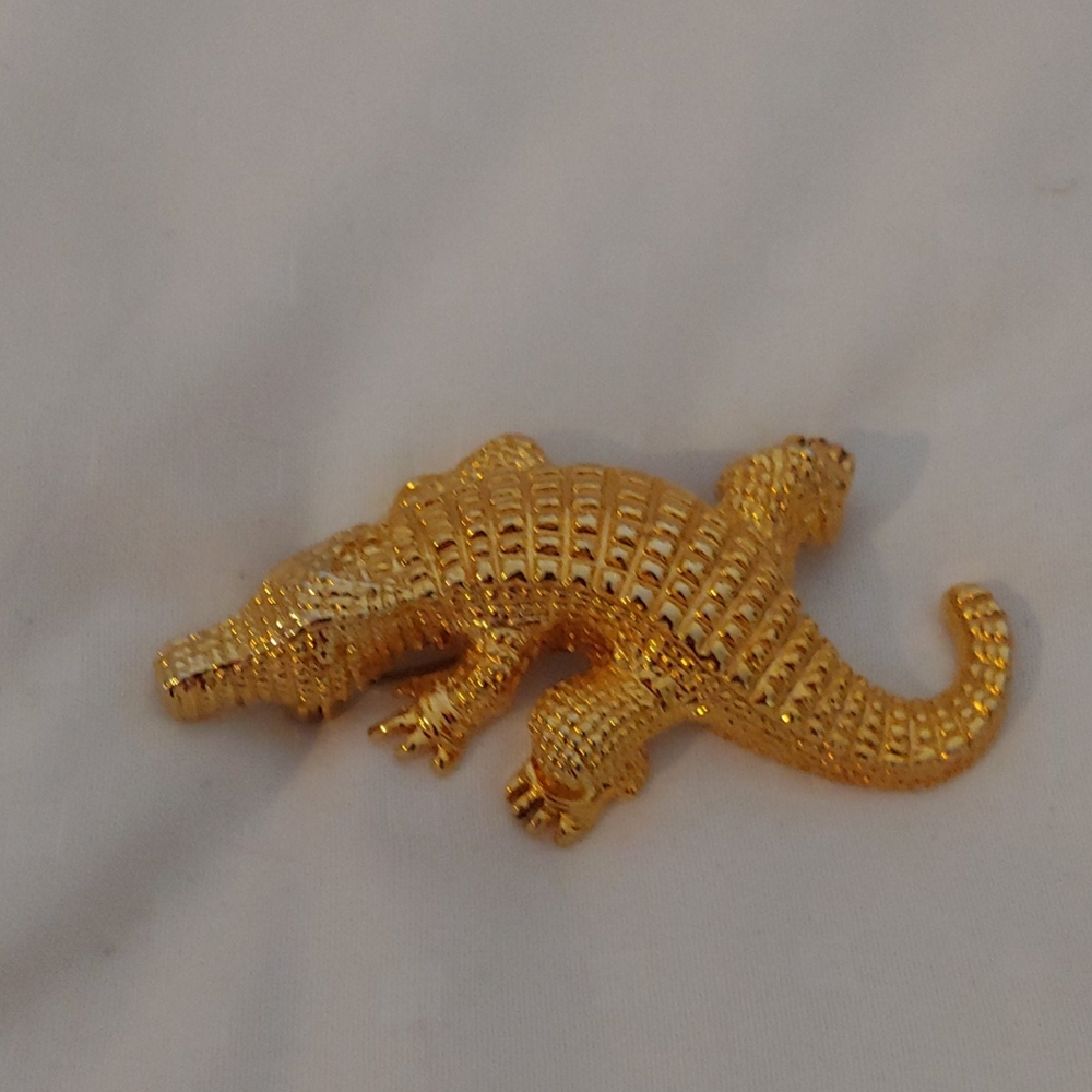 Costume gold metal alligator pin 3"